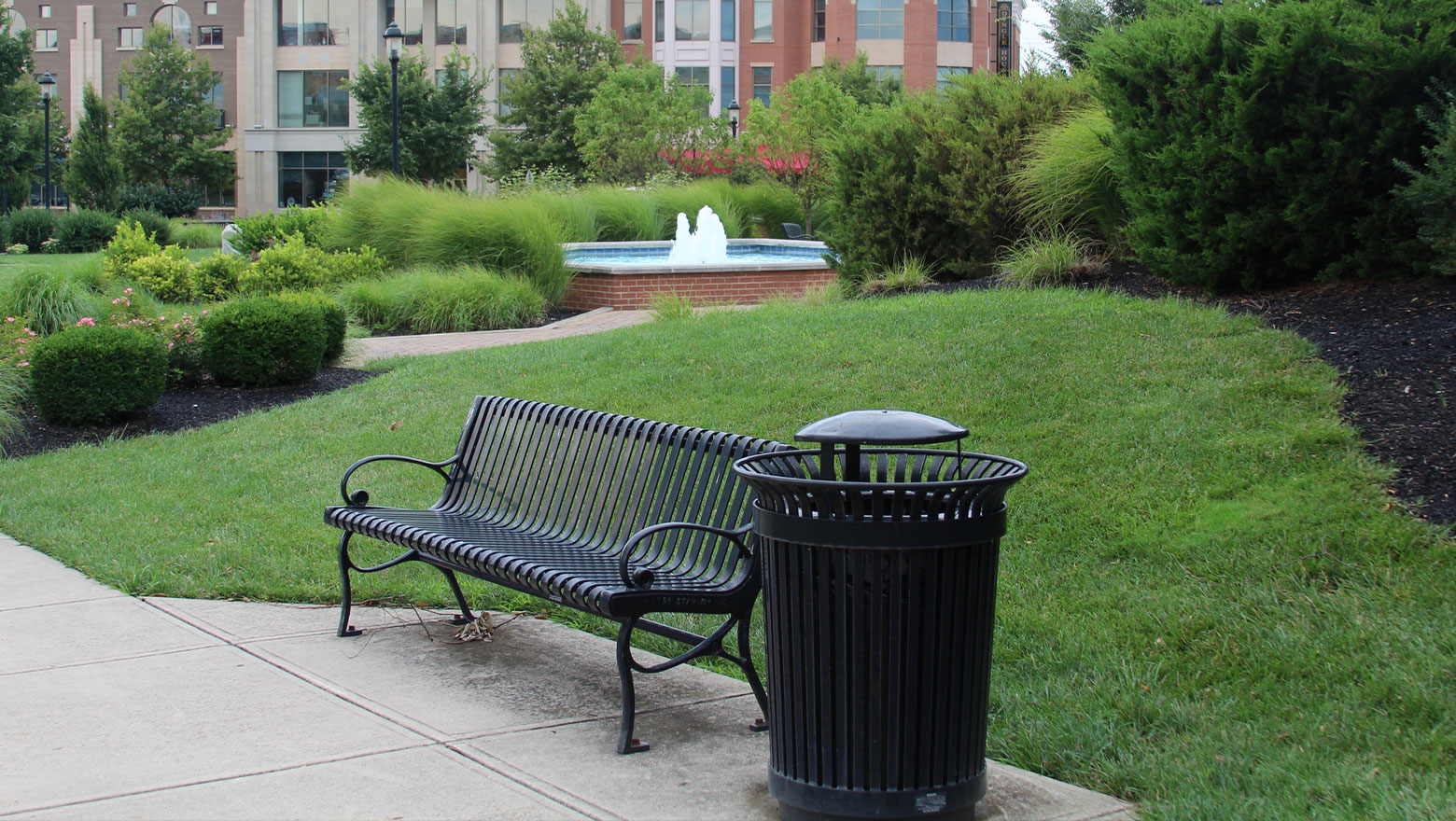 Commercial Outdoor Trash Cans & Recycle Bins Commercial Outdoor Trash Cans & Recycle Bins