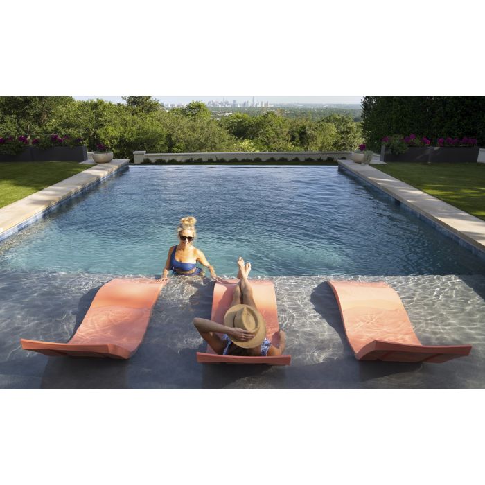 Signature Chaise