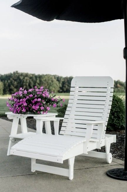 Signature Chaise Lounge