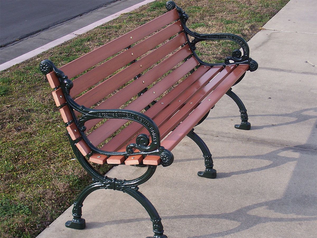 Victorian Bench with Recycled Plastic Slat Seat and Back