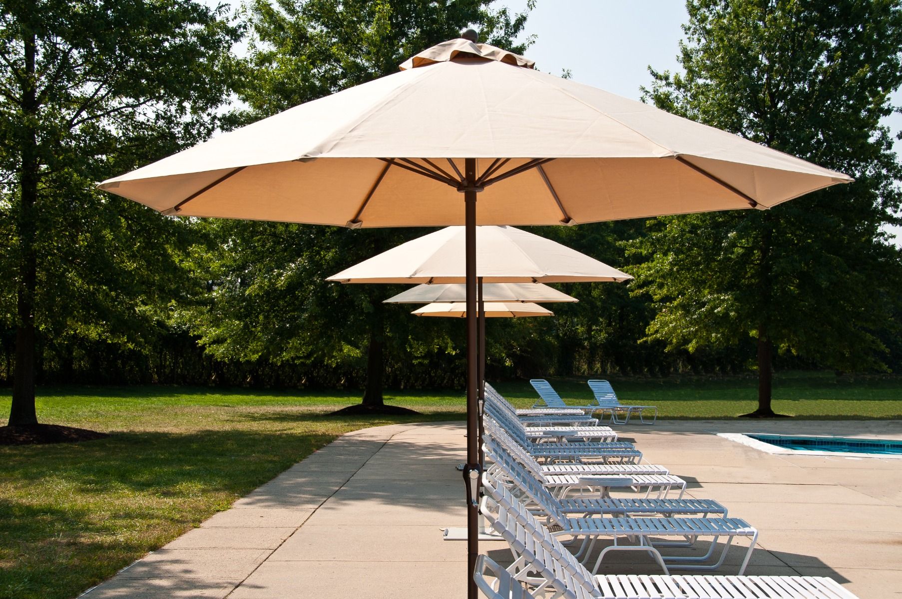 Monterey Collection Octagon Fiberglass Market Umbrella
