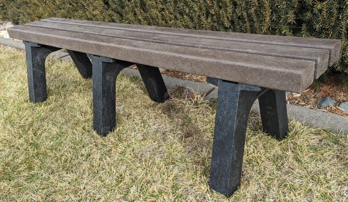 Trail Bench w/ Black Legs
