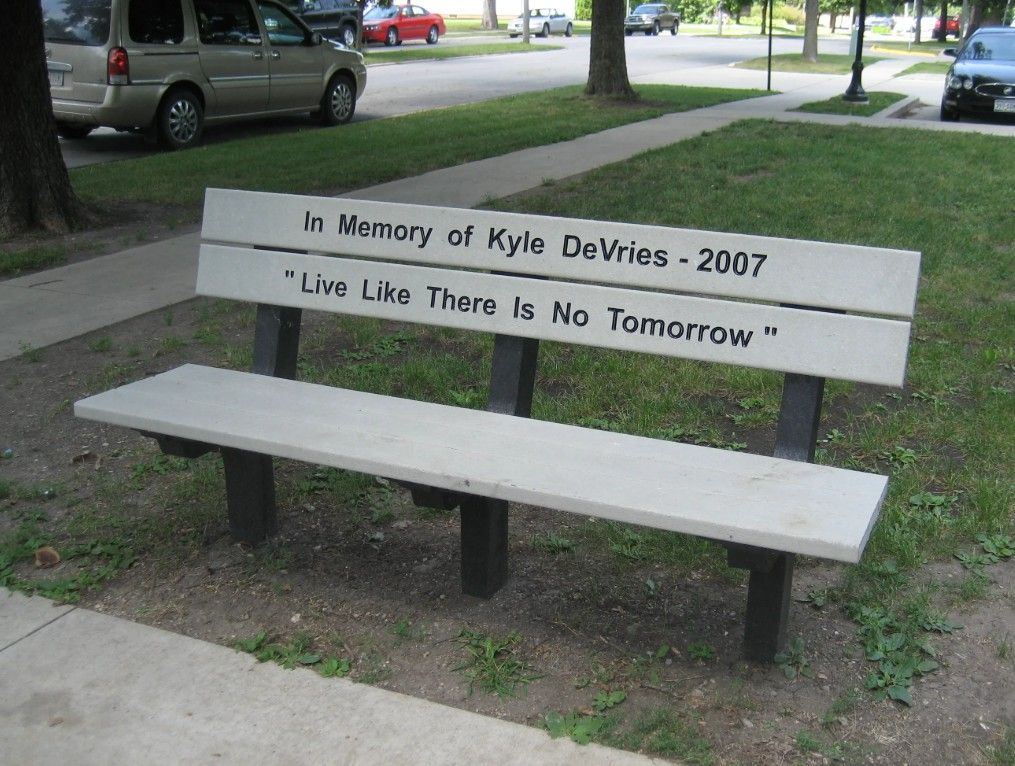 Rock Island Bench w/ Black Legs