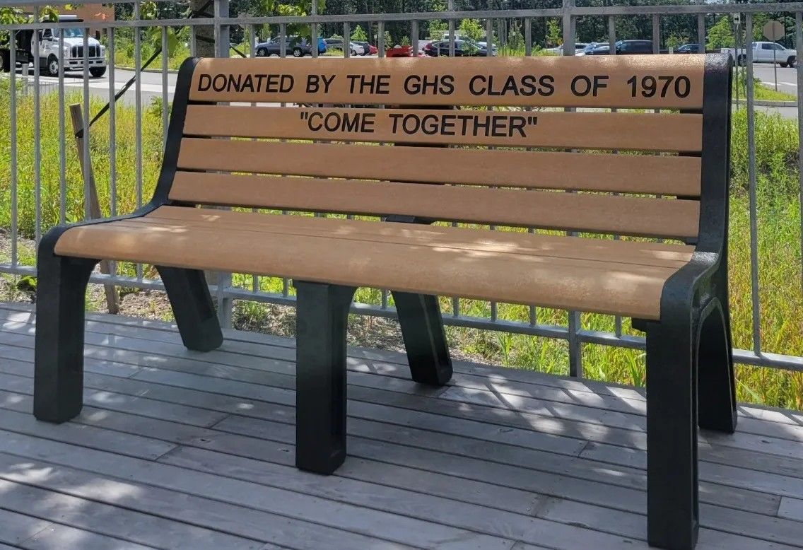 Malibu Bench w/ Black Legs