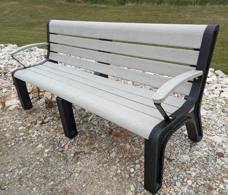 Malibu Bench w/ Black Legs