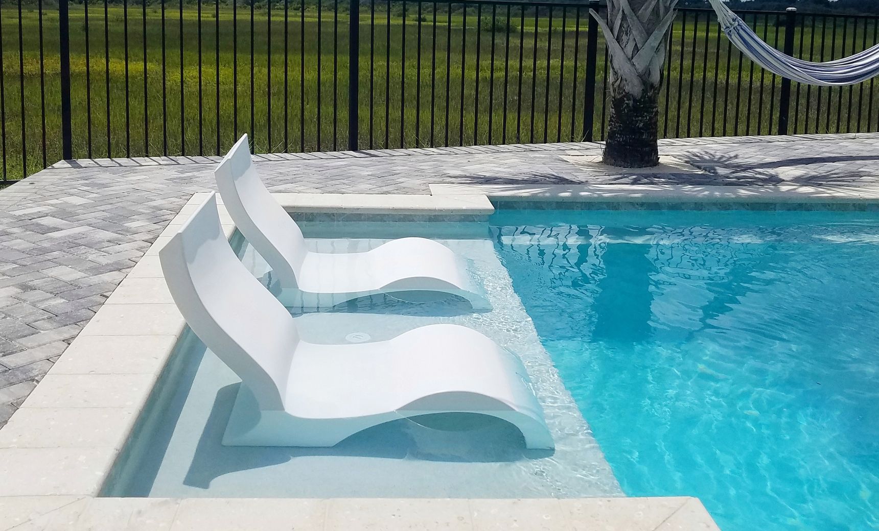 Signature Chaise Deep