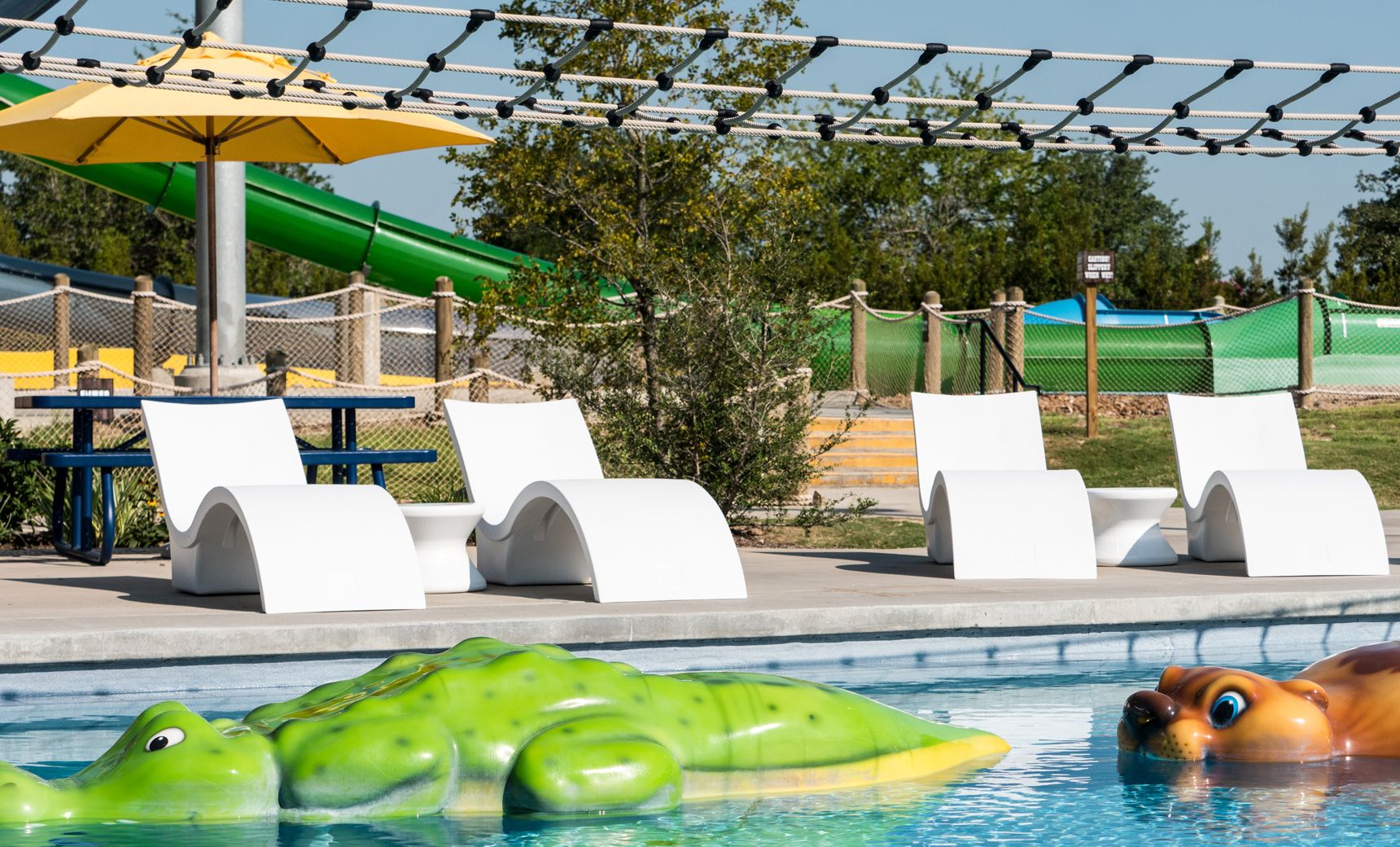 Signature Chaise Deep