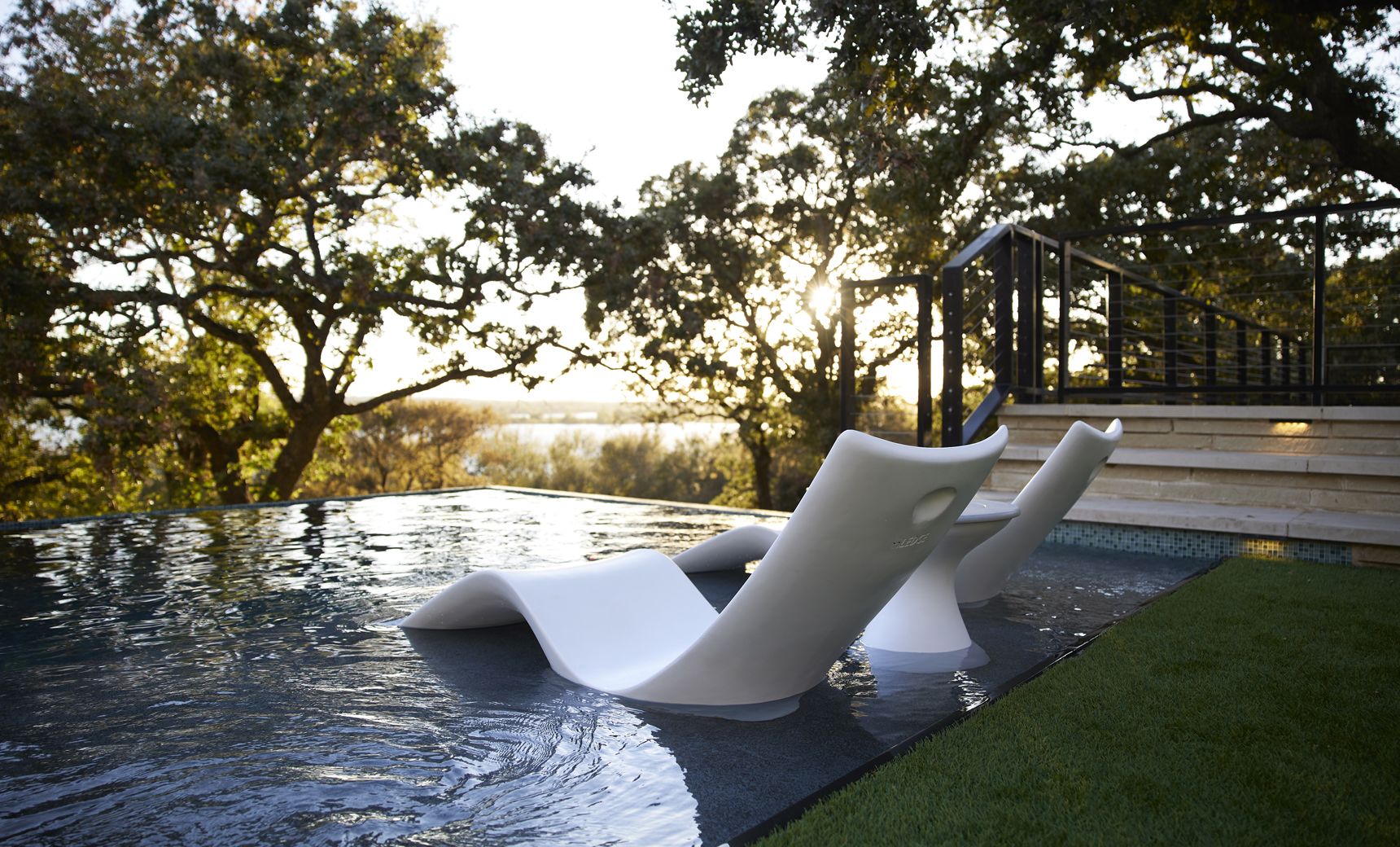 Autograph Chaise