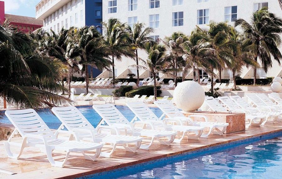 Bahia Chaise Lounge